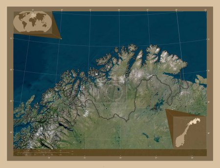 Foto de Troms og Finnmark, condado de Noruega. Mapa satelital de baja resolución. Ubicaciones de las principales ciudades de la región. Mapas de ubicación auxiliares de esquina - Imagen libre de derechos
