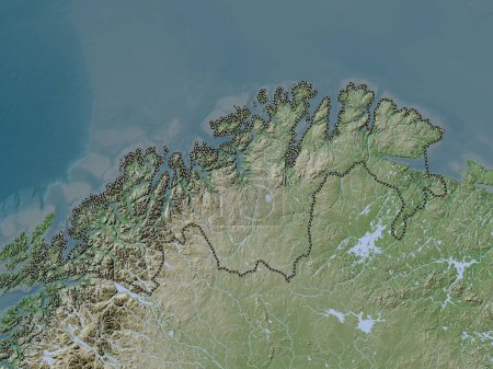 Téléchargez les photos : Troms og Finnmark, comté de Norvège. Carte d'altitude colorée dans le style wiki avec des lacs et des rivières - en image libre de droit