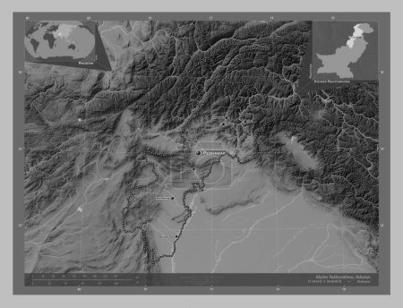 Téléchargez les photos : Khyber Pakhtunkhwa, province of Pakistan. Grayscale elevation map with lakes and rivers. Locations and names of major cities of the region. Corner auxiliary location maps - en image libre de droit