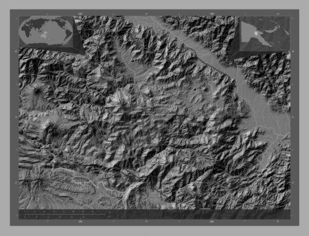 Téléchargez les photos : Eastern Highlands, province of Papua New Guinea. Bilevel elevation map with lakes and rivers. Locations of major cities of the region. Corner auxiliary location maps - en image libre de droit