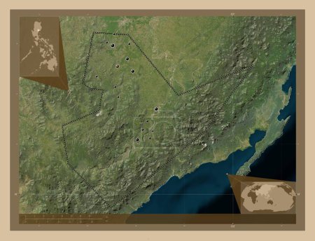 Téléchargez les photos : Quirino, province of Philippines. Low resolution satellite map. Locations of major cities of the region. Corner auxiliary location maps - en image libre de droit