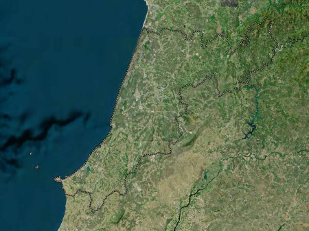 Téléchargez les photos : Leiria, district of Portugal. High resolution satellite map - en image libre de droit