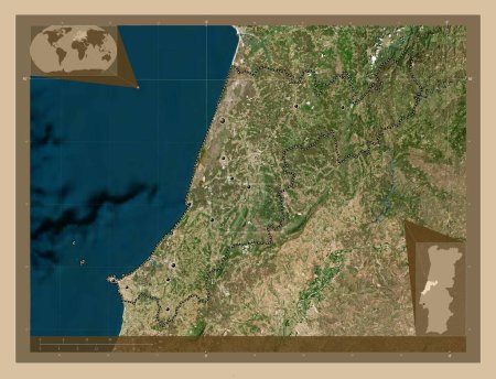 Téléchargez les photos : Leiria, district of Portugal. Low resolution satellite map. Locations of major cities of the region. Corner auxiliary location maps - en image libre de droit