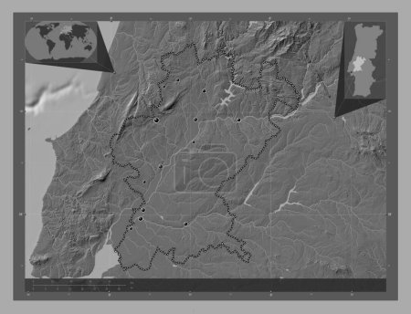 Téléchargez les photos : Santarem, district of Portugal. Bilevel elevation map with lakes and rivers. Locations of major cities of the region. Corner auxiliary location maps - en image libre de droit