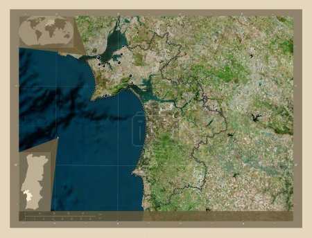Téléchargez les photos : Setubal, district of Portugal. High resolution satellite map. Locations of major cities of the region. Corner auxiliary location maps - en image libre de droit
