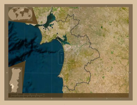 Téléchargez les photos : Setubal, district of Portugal. Low resolution satellite map. Locations of major cities of the region. Corner auxiliary location maps - en image libre de droit
