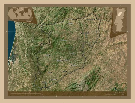 Téléchargez les photos : Viseu, district of Portugal. Low resolution satellite map. Locations and names of major cities of the region. Corner auxiliary location maps - en image libre de droit