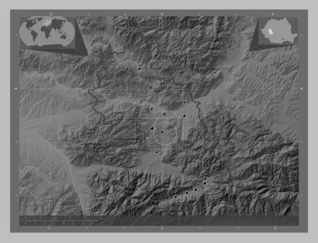 Téléchargez les photos : Hunedoara, county of Romania. Grayscale elevation map with lakes and rivers. Locations of major cities of the region. Corner auxiliary location maps - en image libre de droit
