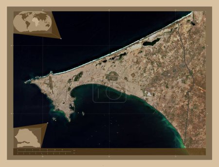 Téléchargez les photos : Dakar, region of Senegal. Low resolution satellite map. Locations of major cities of the region. Corner auxiliary location maps - en image libre de droit