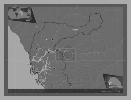 Foto de Fatick, región de Senegal. Mapa de elevación de Bilevel con lagos y ríos. Ubicaciones y nombres de las principales ciudades de la región. Mapas de ubicación auxiliares de esquina - Imagen libre de derechos