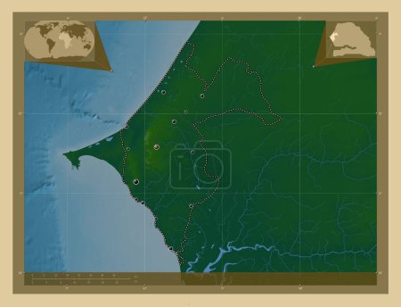 Téléchargez les photos : Thies, région du Sénégal. Carte d'altitude colorée avec lacs et rivières. Emplacements des grandes villes de la région. Corner cartes de localisation auxiliaires - en image libre de droit