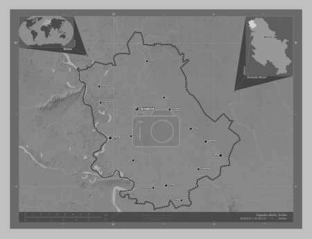 Foto de Zapadno-Backi, distrito de Serbia. Mapa de elevación a escala de grises con lagos y ríos. Ubicaciones y nombres de las principales ciudades de la región. Mapas de ubicación auxiliares de esquina - Imagen libre de derechos