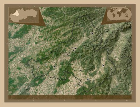 Téléchargez les photos : Trenciansky, region of Slovakia. Low resolution satellite map. Locations of major cities of the region. Corner auxiliary location maps - en image libre de droit