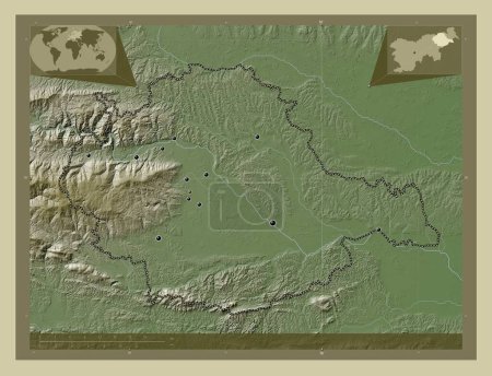 Foto de Podravska, región estadística de Eslovenia. Mapa de elevación coloreado en estilo wiki con lagos y ríos. Ubicaciones de las principales ciudades de la región. Mapas de ubicación auxiliares de esquina - Imagen libre de derechos