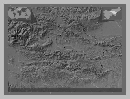 Téléchargez les photos : Savinjska, statistical region of Slovenia. Grayscale elevation map with lakes and rivers. Locations of major cities of the region. Corner auxiliary location maps - en image libre de droit