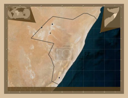 Téléchargez les photos : Mudug, region of Somalia. Low resolution satellite map. Locations of major cities of the region. Corner auxiliary location maps - en image libre de droit