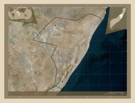 Téléchargez les photos : Mudug, région de Somalie continentale. Carte satellite haute résolution. Emplacements et noms des grandes villes de la région. Corner cartes de localisation auxiliaires - en image libre de droit