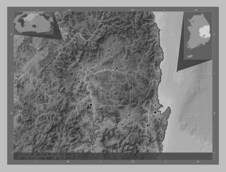 Téléchargez les photos : Gyeongsangbuk-do, province of South Korea. Grayscale elevation map with lakes and rivers. Locations of major cities of the region. Corner auxiliary location maps - en image libre de droit