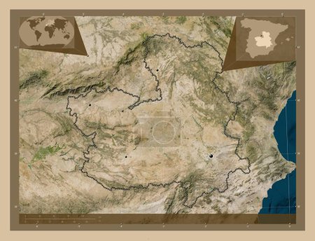 Téléchargez les photos : Castilla-La Mancha, autonomous community of Spain. Low resolution satellite map. Locations of major cities of the region. Corner auxiliary location maps - en image libre de droit