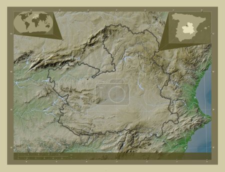 Téléchargez les photos : Castille-La Manche, communauté autonome d'Espagne. Carte d'altitude colorée dans le style wiki avec des lacs et des rivières. Corner cartes de localisation auxiliaires - en image libre de droit