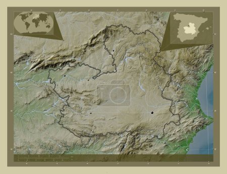 Téléchargez les photos : Castille-La Manche, communauté autonome d'Espagne. Carte d'altitude colorée dans le style wiki avec des lacs et des rivières. Emplacements des grandes villes de la région. Corner cartes de localisation auxiliaires - en image libre de droit