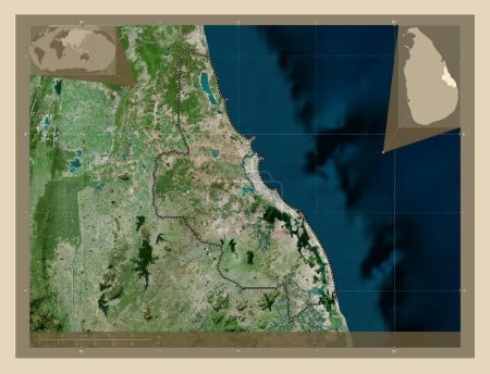 Téléchargez les photos : Batticaloa, district de Sri Lanka. Carte satellite haute résolution. Corner cartes de localisation auxiliaires - en image libre de droit