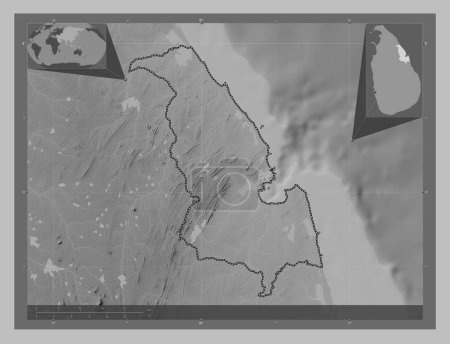 Téléchargez les photos : Trincomalee, district of Sri Lanka. Grayscale elevation map with lakes and rivers. Corner auxiliary location maps - en image libre de droit