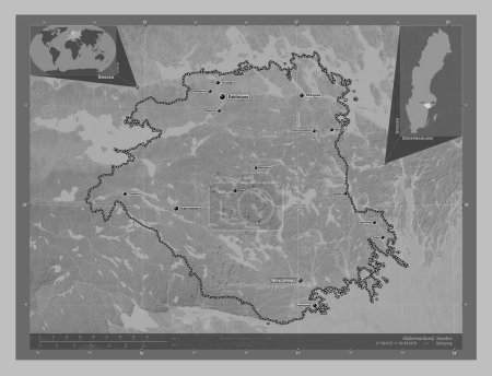 Téléchargez les photos : Sodermanland, county of Sweden. Grayscale elevation map with lakes and rivers. Locations and names of major cities of the region. Corner auxiliary location maps - en image libre de droit