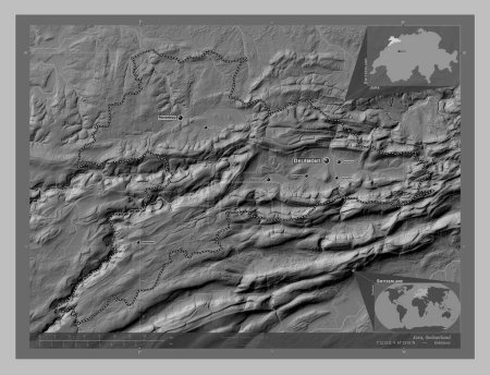 Téléchargez les photos : Jura, canton de Suisse. Carte d'altitude en niveaux de gris avec lacs et rivières. Emplacements et noms des grandes villes de la région. Corner cartes de localisation auxiliaires - en image libre de droit