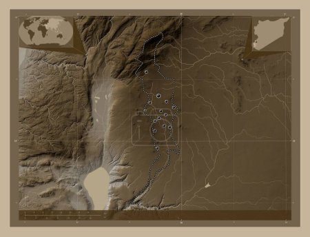 Téléchargez les photos : Quneitra, province de Syrie. Carte d'altitude colorée dans des tons sépia avec des lacs et des rivières. Emplacements des grandes villes de la région. Corner cartes de localisation auxiliaires - en image libre de droit