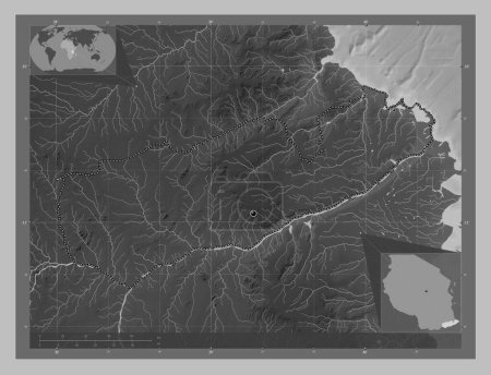 Téléchargez les photos : Mtwara, region of Tanzania. Grayscale elevation map with lakes and rivers. Locations of major cities of the region. Corner auxiliary location maps - en image libre de droit
