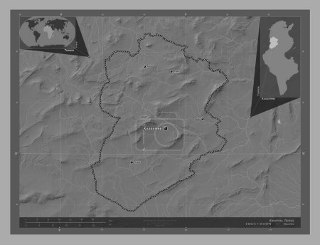 Téléchargez les photos : Kasserine, gouvernorat de Tunisie. Carte d'altitude de Bilevel avec lacs et rivières. Emplacements et noms des grandes villes de la région. Corner cartes de localisation auxiliaires - en image libre de droit