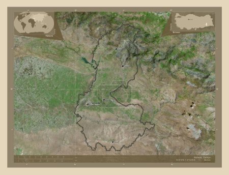 Téléchargez les photos : Batman, province de Turkiye. Carte satellite haute résolution. Emplacements et noms des grandes villes de la région. Corner cartes de localisation auxiliaires - en image libre de droit