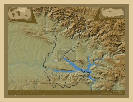 Téléchargez les photos : Batman, province de Turkiye. Carte d'altitude colorée avec lacs et rivières. Emplacements et noms des grandes villes de la région. Corner cartes de localisation auxiliaires - en image libre de droit