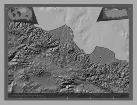 Téléchargez les photos : Samsun, province de Turkiye. Carte d'altitude de Bilevel avec lacs et rivières. Emplacements des grandes villes de la région. Corner cartes de localisation auxiliaires - en image libre de droit