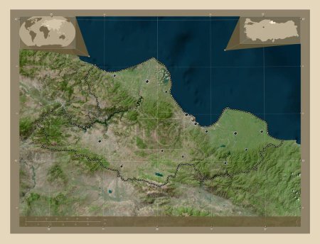 Téléchargez les photos : Samsun, province de Turkiye. Carte satellite haute résolution. Emplacements des grandes villes de la région. Corner cartes de localisation auxiliaires - en image libre de droit