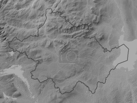 Téléchargez les photos : Tyrone, région d'Irlande du Nord. Carte d'altitude en niveaux de gris avec lacs et rivières - en image libre de droit