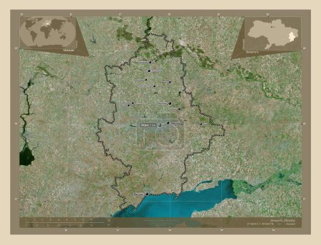 Téléchargez les photos : Donet'k, région d'Ukraine. Carte satellite haute résolution. Emplacements et noms des grandes villes de la région. Corner cartes de localisation auxiliaires - en image libre de droit