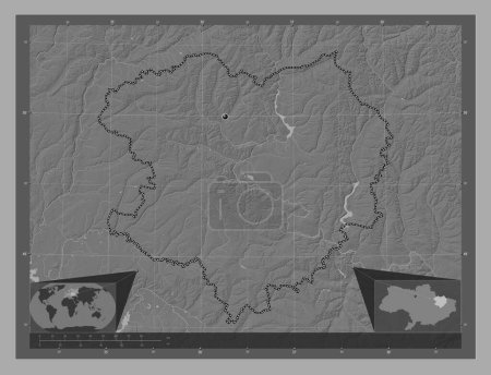 Téléchargez les photos : Kharkiv, région de l'Ukraine. Carte d'altitude de Bilevel avec lacs et rivières. Corner cartes de localisation auxiliaires - en image libre de droit
