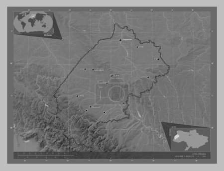 Téléchargez les photos : L'viv, région de l'Ukraine. Carte d'altitude en niveaux de gris avec lacs et rivières. Emplacements et noms des grandes villes de la région. Corner cartes de localisation auxiliaires - en image libre de droit