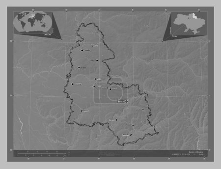 Téléchargez les photos : Sumy, région d'Ukraine. Carte d'altitude en niveaux de gris avec lacs et rivières. Emplacements et noms des grandes villes de la région. Corner cartes de localisation auxiliaires - en image libre de droit