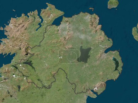 Téléchargez les photos : Irlande du Nord, région du Royaume-Uni. Carte satellite basse résolution - en image libre de droit