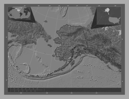 Foto de Alaska, estado de los Estados Unidos de América. Mapa de elevación de Bilevel con lagos y ríos. Ubicaciones de las principales ciudades de la región. Mapas de ubicación auxiliares de esquina - Imagen libre de derechos