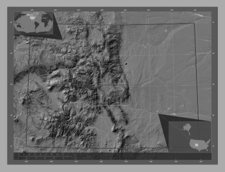 Foto de Colorado, estado de los Estados Unidos de América. Mapa de elevación de Bilevel con lagos y ríos. Mapas de ubicación auxiliares de esquina - Imagen libre de derechos