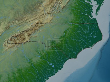Téléchargez les photos : Caroline du Nord, État des États-Unis d'Amérique. Carte d'altitude colorée avec lacs et rivières - en image libre de droit