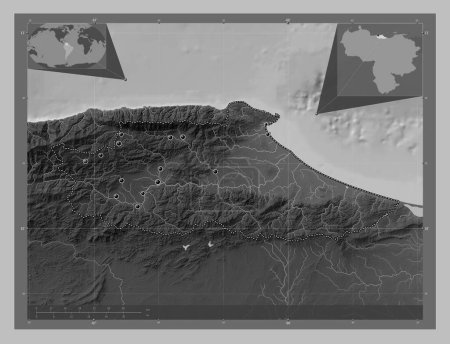 Foto de Miranda, estado de Venezuela. Mapa de elevación a escala de grises con lagos y ríos. Ubicaciones de las principales ciudades de la región. Mapas de ubicación auxiliares de esquina - Imagen libre de derechos
