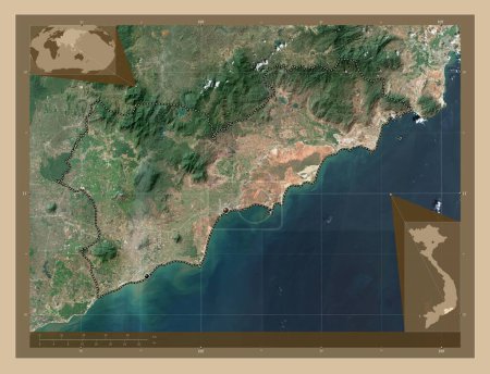 Téléchargez les photos : Binh Thuan, province du Vietnam. Carte satellite basse résolution. Emplacements des grandes villes de la région. Corner cartes de localisation auxiliaires - en image libre de droit