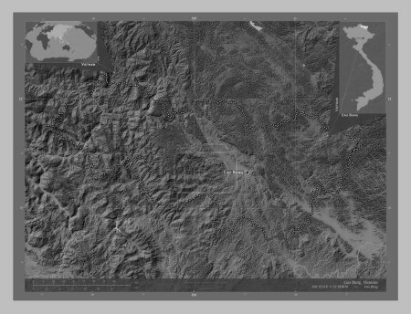 Téléchargez les photos : Cao Bang, province du Vietnam. Carte d'altitude en niveaux de gris avec lacs et rivières. Emplacements et noms des grandes villes de la région. Corner cartes de localisation auxiliaires - en image libre de droit