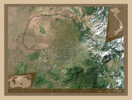 Foto de Ak Lak, provincia de Vietnam. Mapa satelital de baja resolución. Ubicaciones y nombres de las principales ciudades de la región. Mapas de ubicación auxiliares de esquina - Imagen libre de derechos