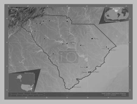 Téléchargez les photos : Caroline du Sud, État des États-Unis d'Amérique. Carte d'altitude en niveaux de gris avec lacs et rivières. Emplacements et noms des grandes villes de la région. Corner cartes de localisation auxiliaires - en image libre de droit